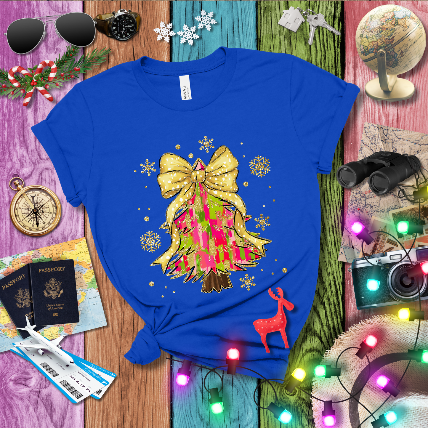 CHRISTMAS TREE WITH GOLDEN BOW T-Shirt